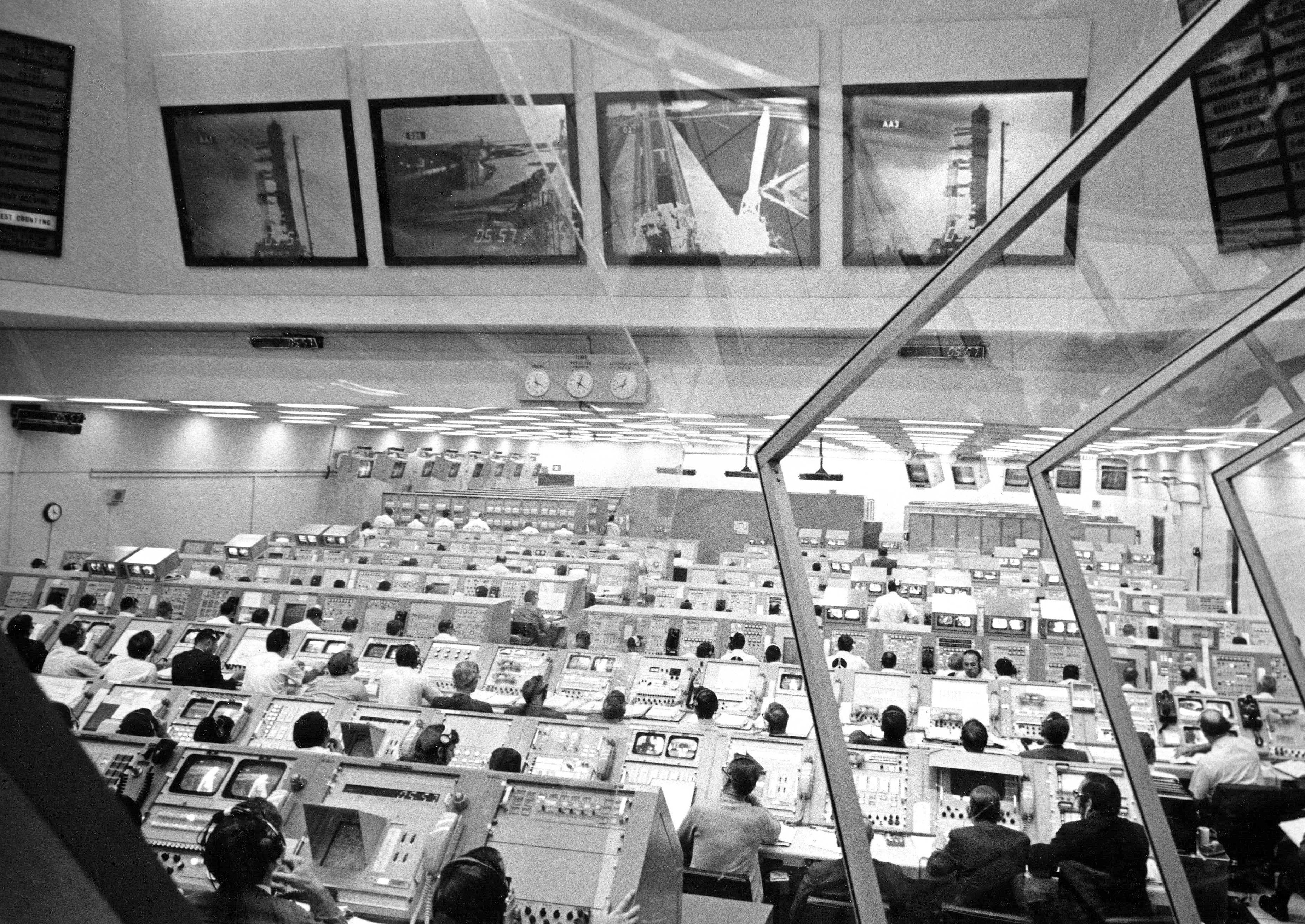Apollo 14 Arrives in Lunar Orbit on Feb. 4, 1971 Apollo 14 Arrives in Lunar Orbit on Feb. 4, 1971
