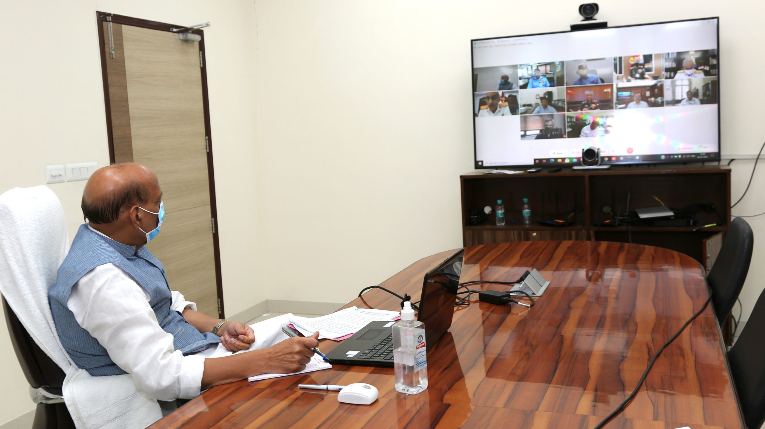 Raksha Mantri Shri Rajnath Singh reviews preparedness of Ministry of Defence &Armed Forces amid spike in COVID-19 cases Raksha Mantri Shri Rajnath Singh reviews preparedness of Ministry of Defence &Armed Forces amid spike in COVID-19 cases