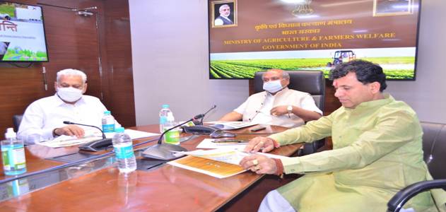 Union Agriculture Minister launches ‘मधुक्रान्तिपोर्टल’ & ‘Honey Corners’ Union Agriculture Minister launches ‘मधुक्रान्तिपोर्टल’ & ‘Honey Corners’