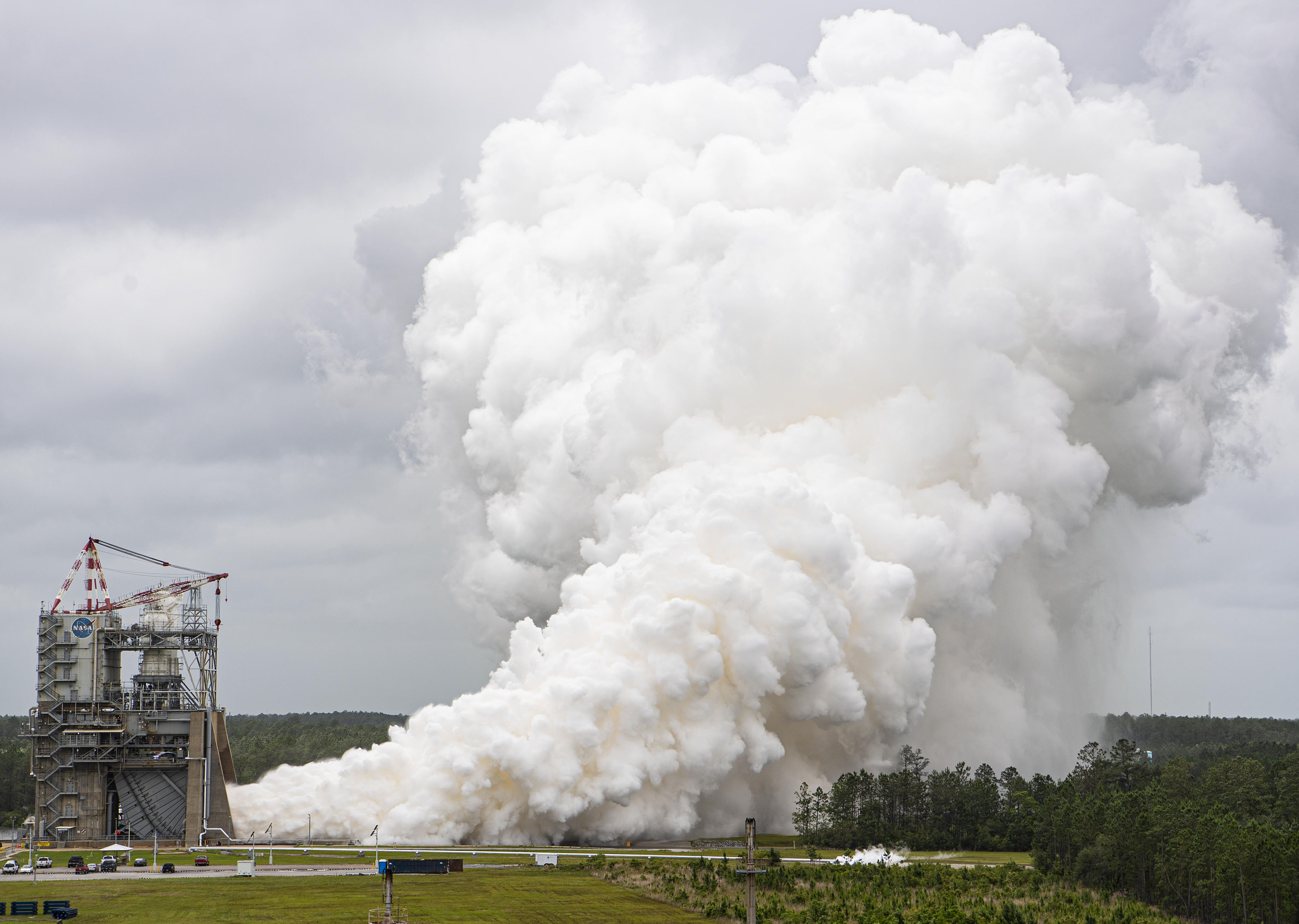 Firing Up the RS-25 Engine Test for Future Artemis Moon Missions