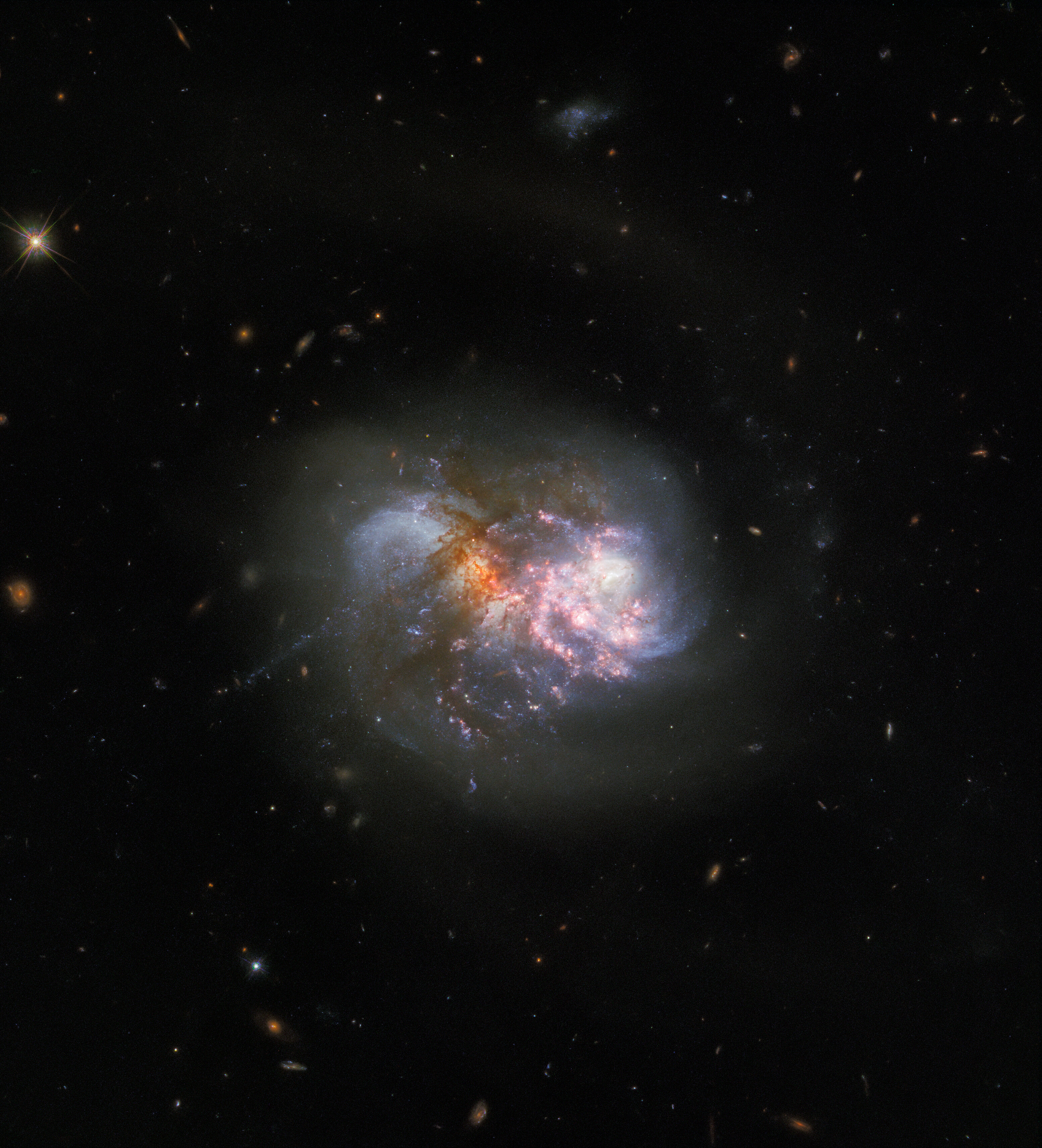 Hubble Images a Dazzling Dynamic Duo Hubble Images a Dazzling Dynamic Duo